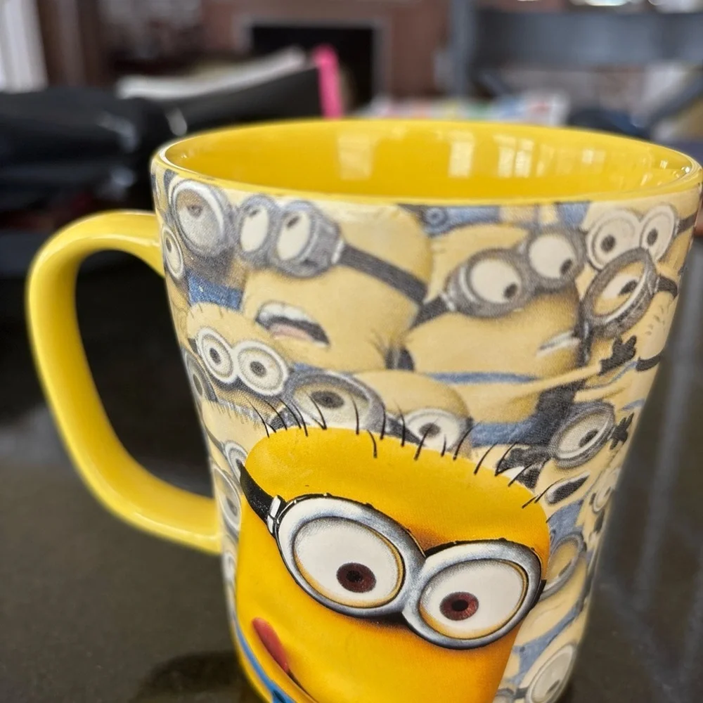 Universal Studios Minions despicable Me One Eyed Mayhem Yellow Coffee Mug 14 oz